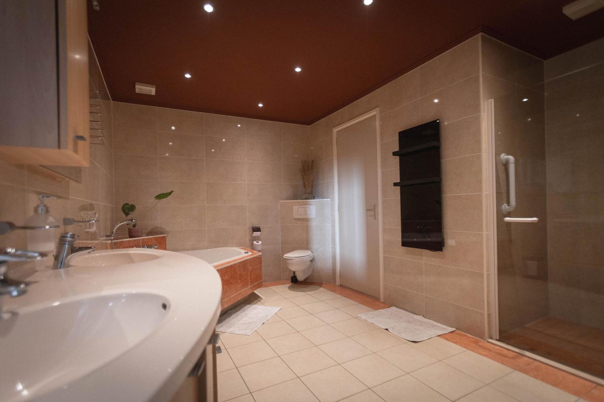 Burgum Boukje Har Bed En Brochje Bed & Breakfast エクステリア 写真